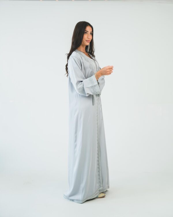 Two-piece silver silk caftan - Image 4