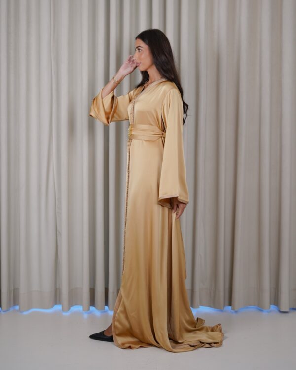 ⁦Golden satin caftan⁩ - الصورة ⁦5⁩